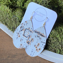 Load image into Gallery viewer, White and Gold Wildwood Leather Earrings
