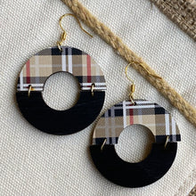 Load image into Gallery viewer, Classic Plaid Wood Earrings