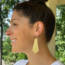 Load image into Gallery viewer, Metallic Pendant Leather Earrings