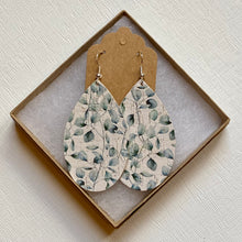Load image into Gallery viewer, Eucalyptus Cork Earrings